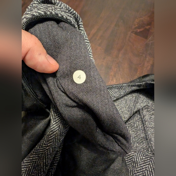 Lululemon Emerge Full Zip Jacket, Women's Size 4, Black/Grey, EUC - Picture 8 of 8